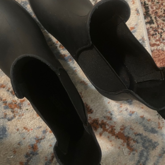 Black - Picture 5 of 6